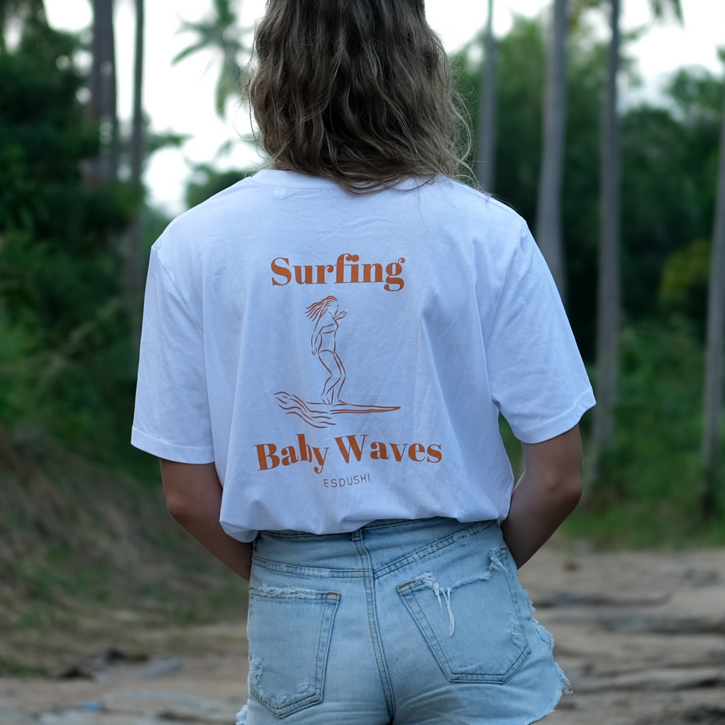 T-Shirt - Surfing Baby Waves - Esdushi